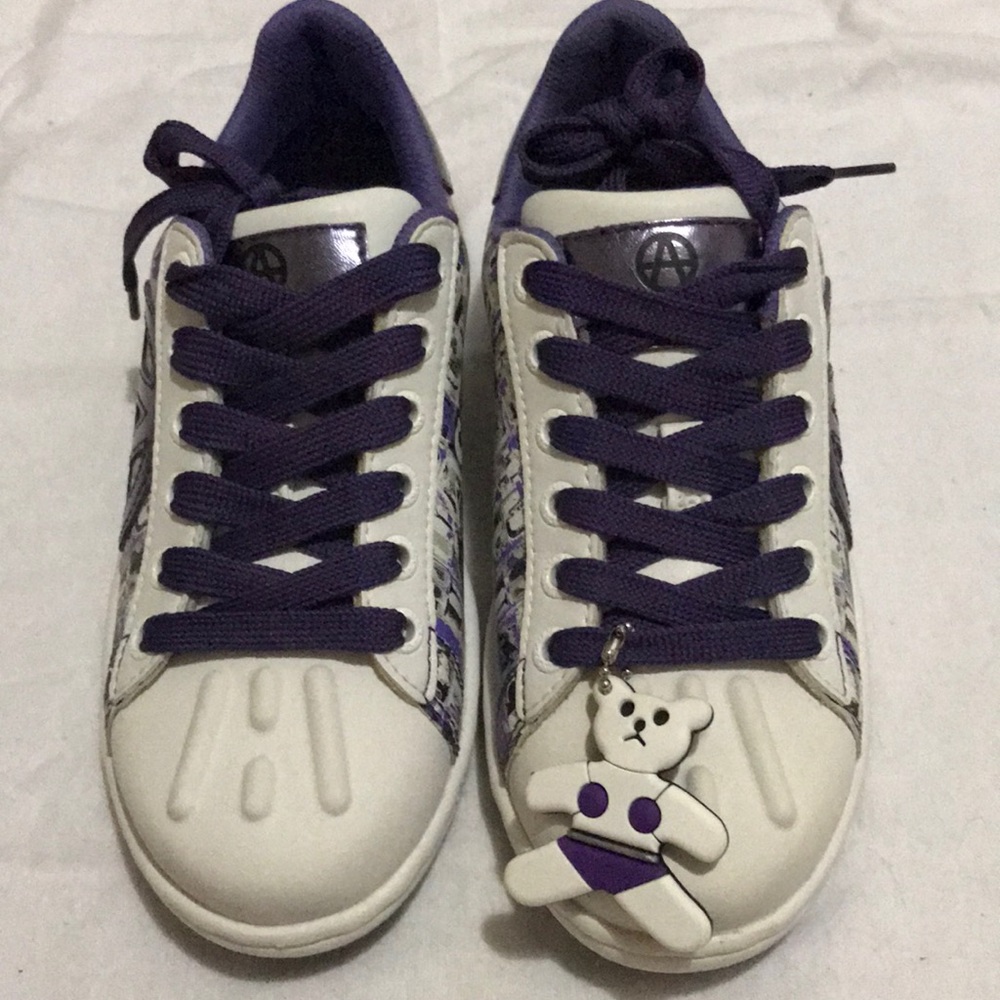 Kid’s Sneakers
